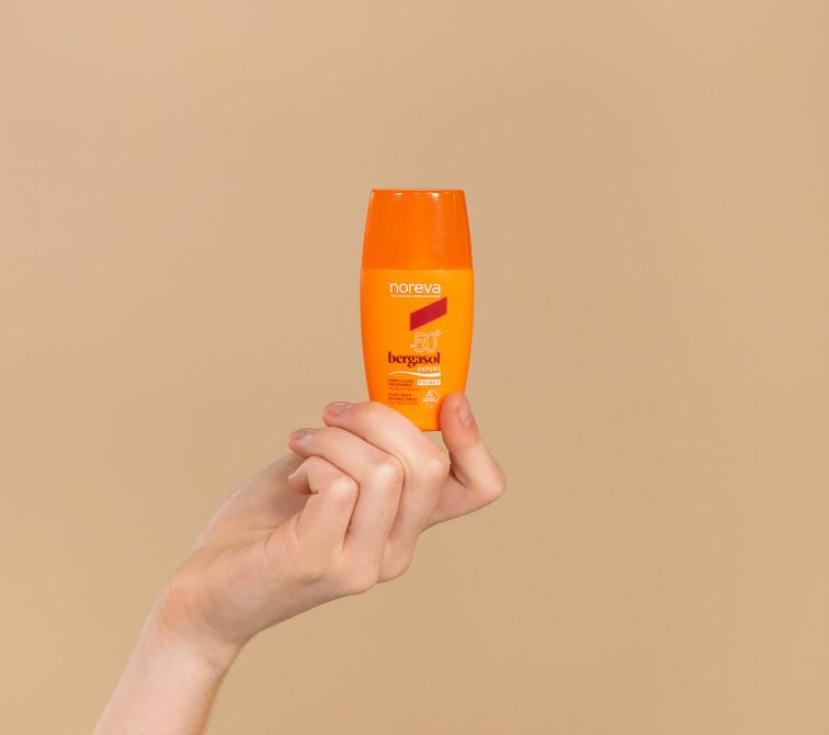 Noreva_Produit_Bergasol_CremeFluidePocketSPF50_Carroussel3_1512x1340
